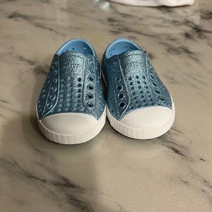 Like new toddler c4 Native shoes!